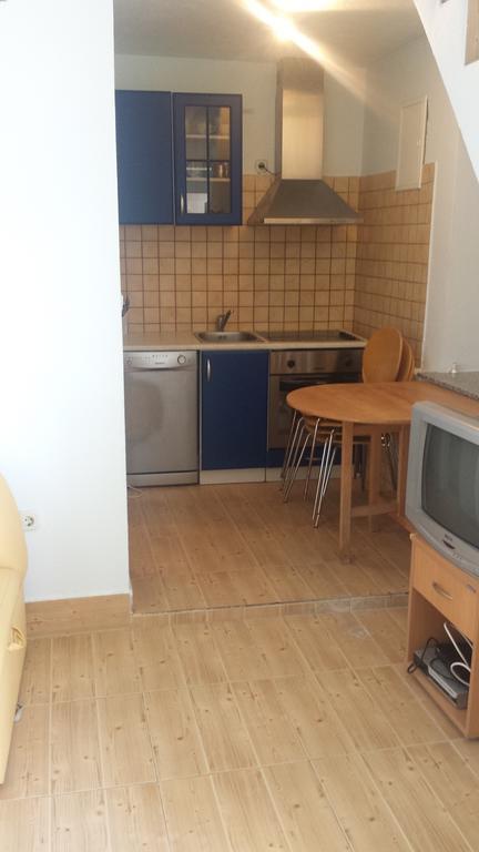 Apartments Lina Karlobag Room photo